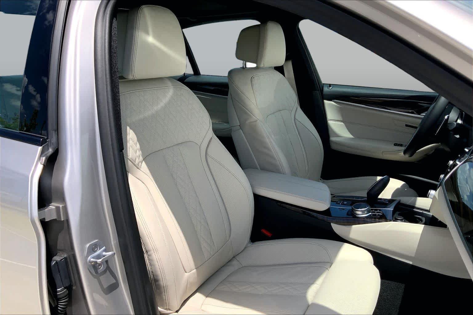 Used 2019 Rhodonite Silver Metallic BMW 540i image 8
