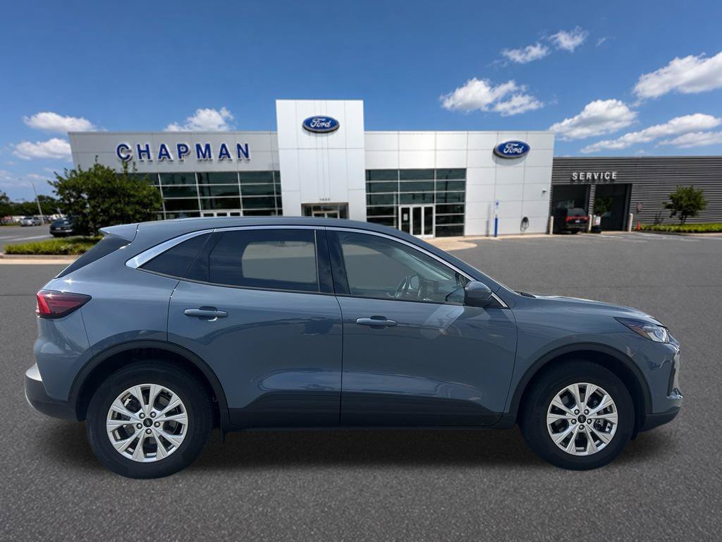 Used 2023 Vapor Blue Ford Active image 6