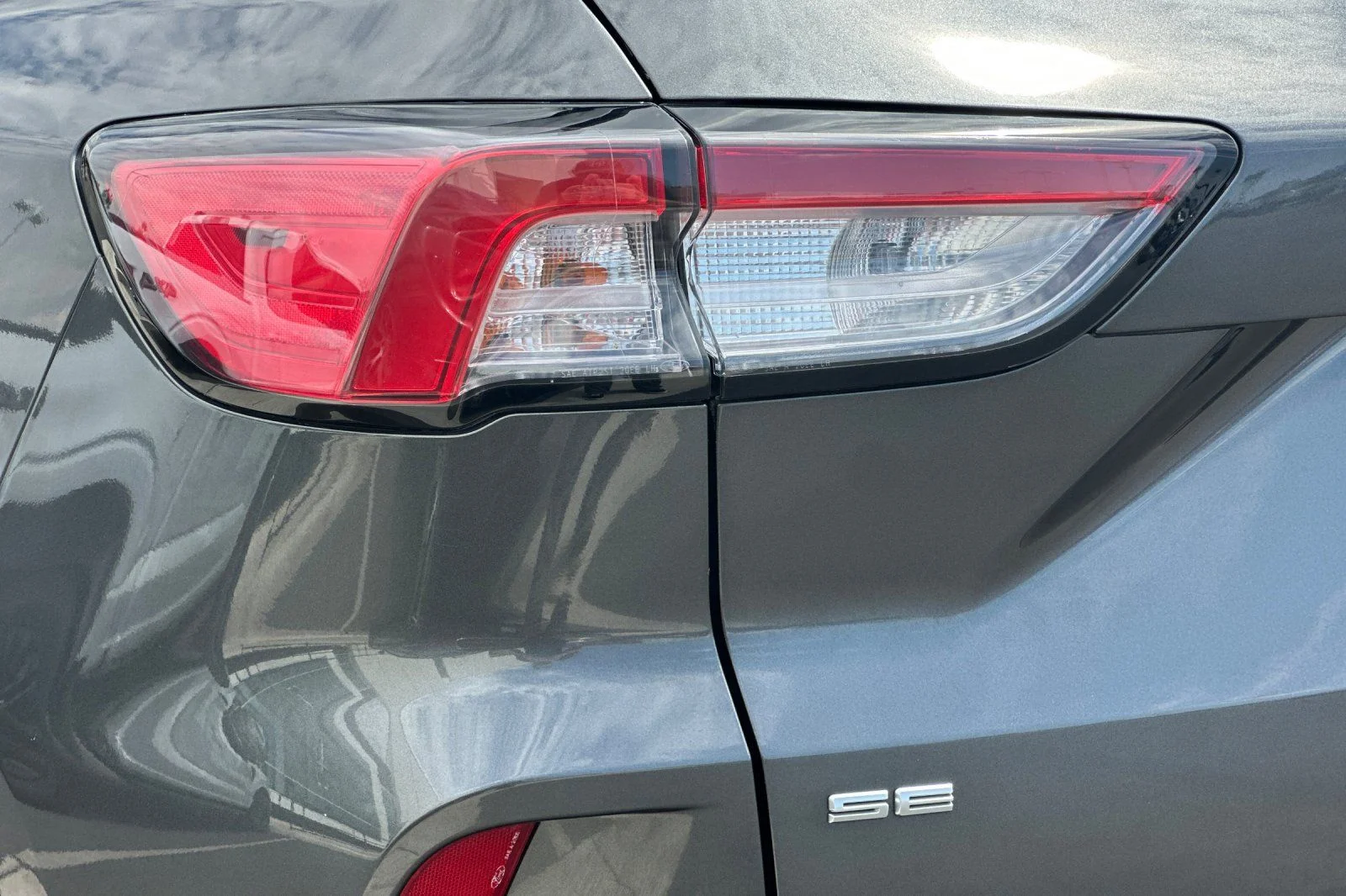 Certified Used 2020 Magnetic Metallic Ford SE image 26