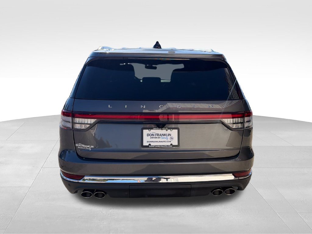 Used 2025 Gray Lincoln Reserve image 4