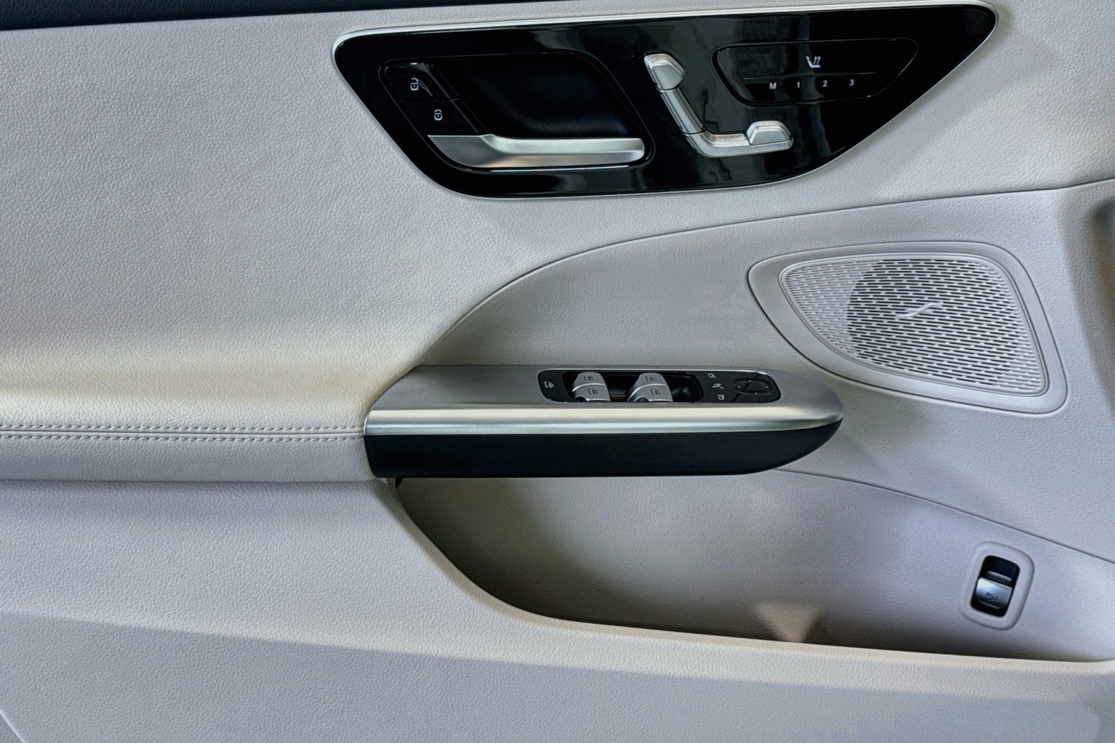 New 2026 Polar White Mercedes-Benz C 300 image 16