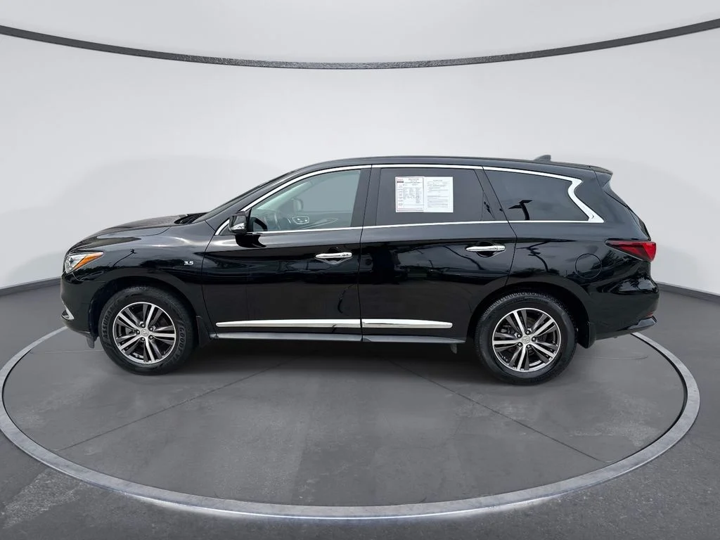 Used 2019 Black INFINITI PURE image 4