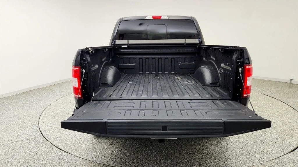 Used 2018 Shadow Black Ford XLT 4WD SuperCrew 5.5