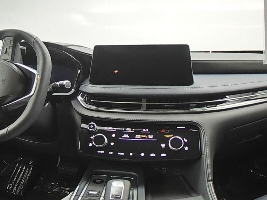 Used 2026 White INFINITI SPORT image 21