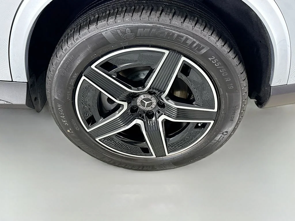 Used 2026  Mercedes-Benz GLC 300 image 31