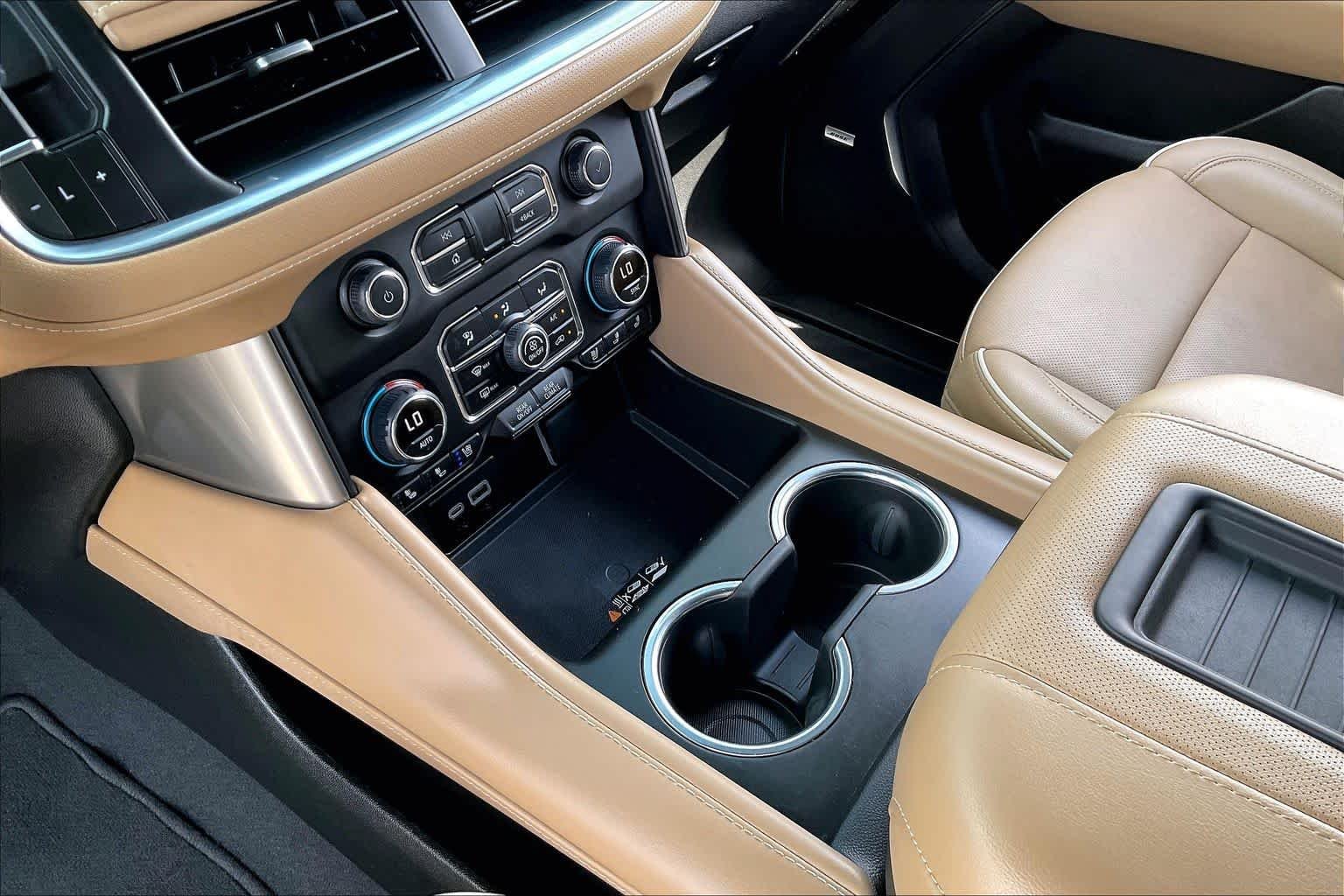 Used 2023 Iridescent Pearl Tricoat Chevrolet Premier image 15