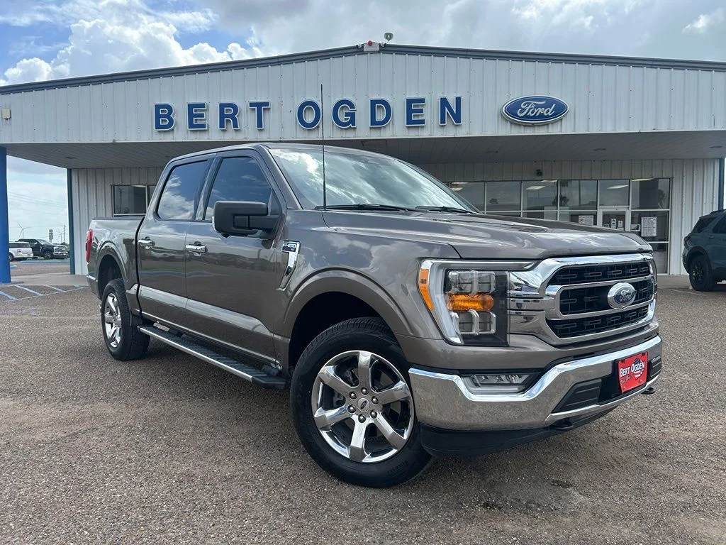 Used 2023 Gray Ford XLT image 1