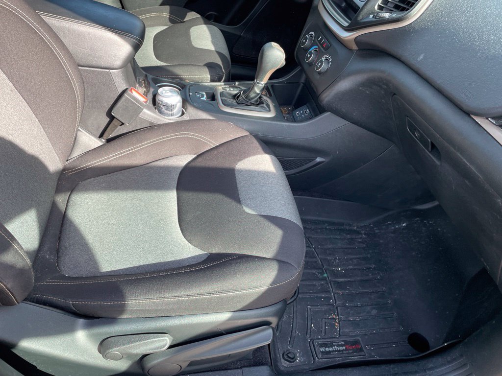 Used 2017 White Jeep Sport image 10