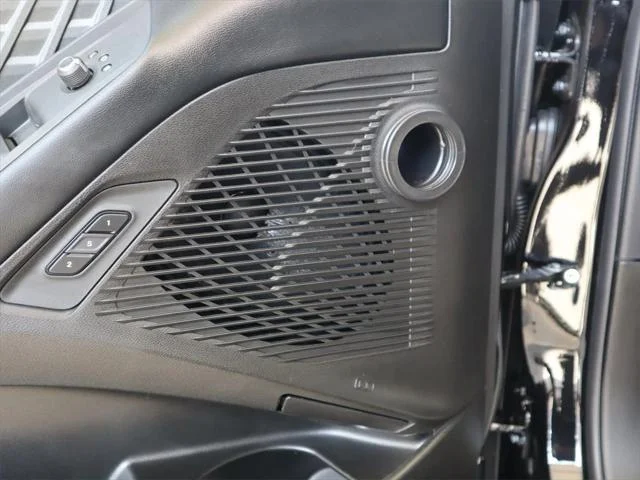 New 2025 Diamond Black Crystal Pearlcoat Dodge Scat Pack image 32