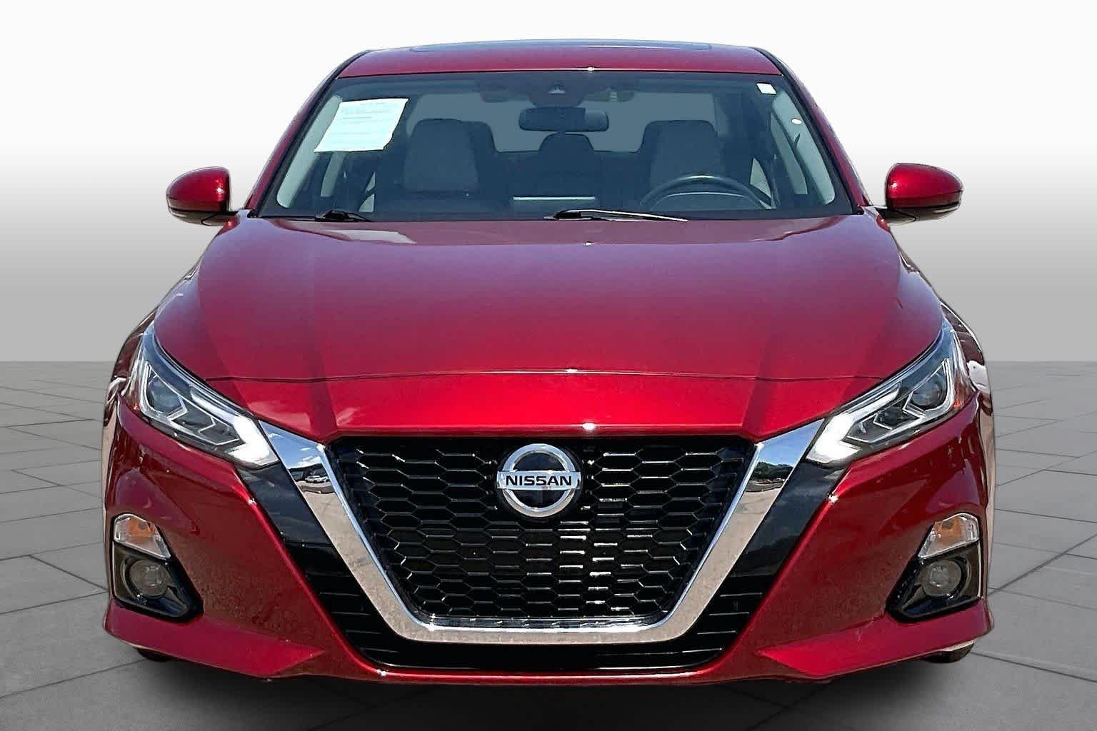 Used 2022 Scarlet Ember Nissan 2.5 SL image 4
