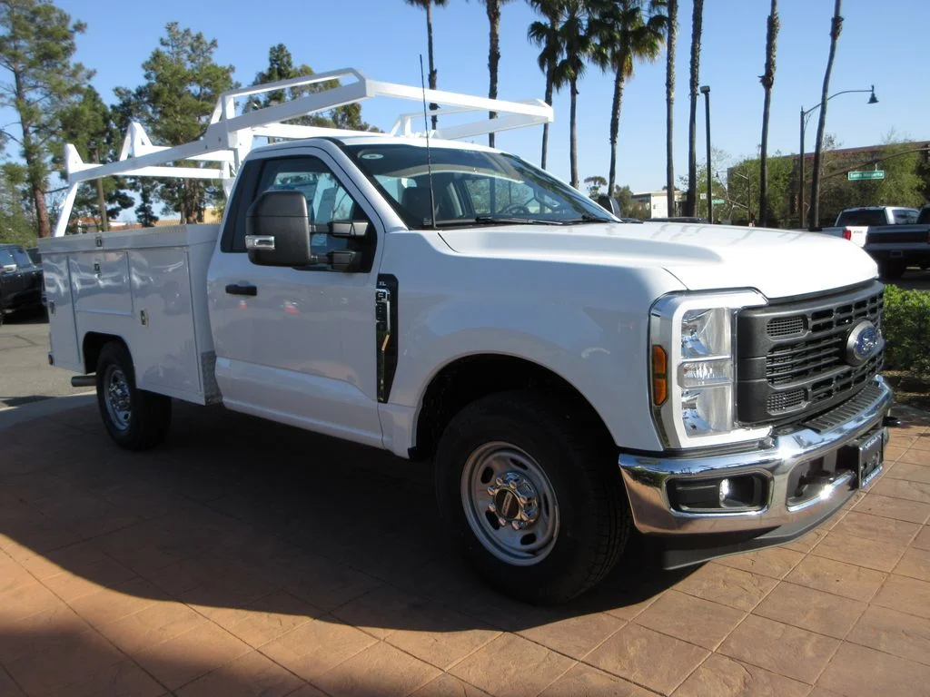 New 2026 Oxford White Ford XL image 6