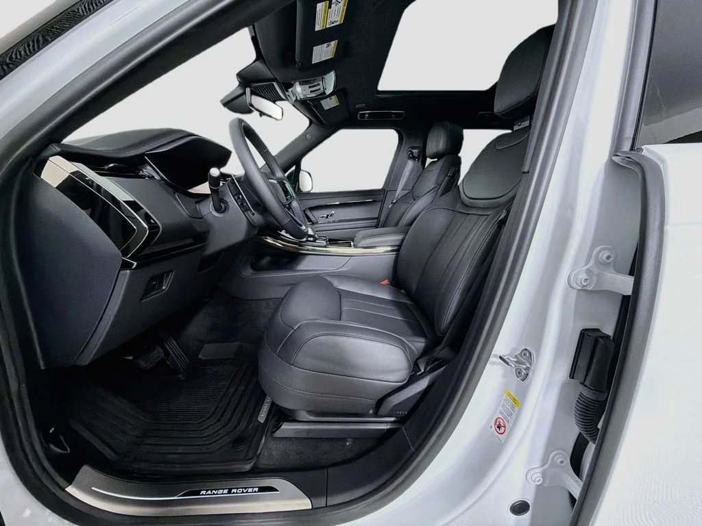 New 2026 Fuji White Land Rover SE image 22