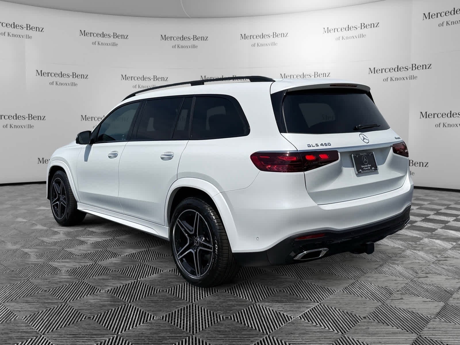 New 2026 MANUFAKTUR Moonlight White Magno Mercedes-Benz GLS 450 image 3
