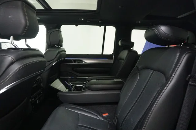 2023 Jeep Grand Wagoneer Series I - Photo 26