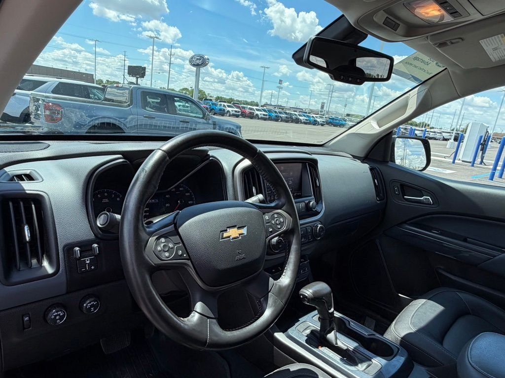 Used 2019 Black Chevrolet Z71 image 11