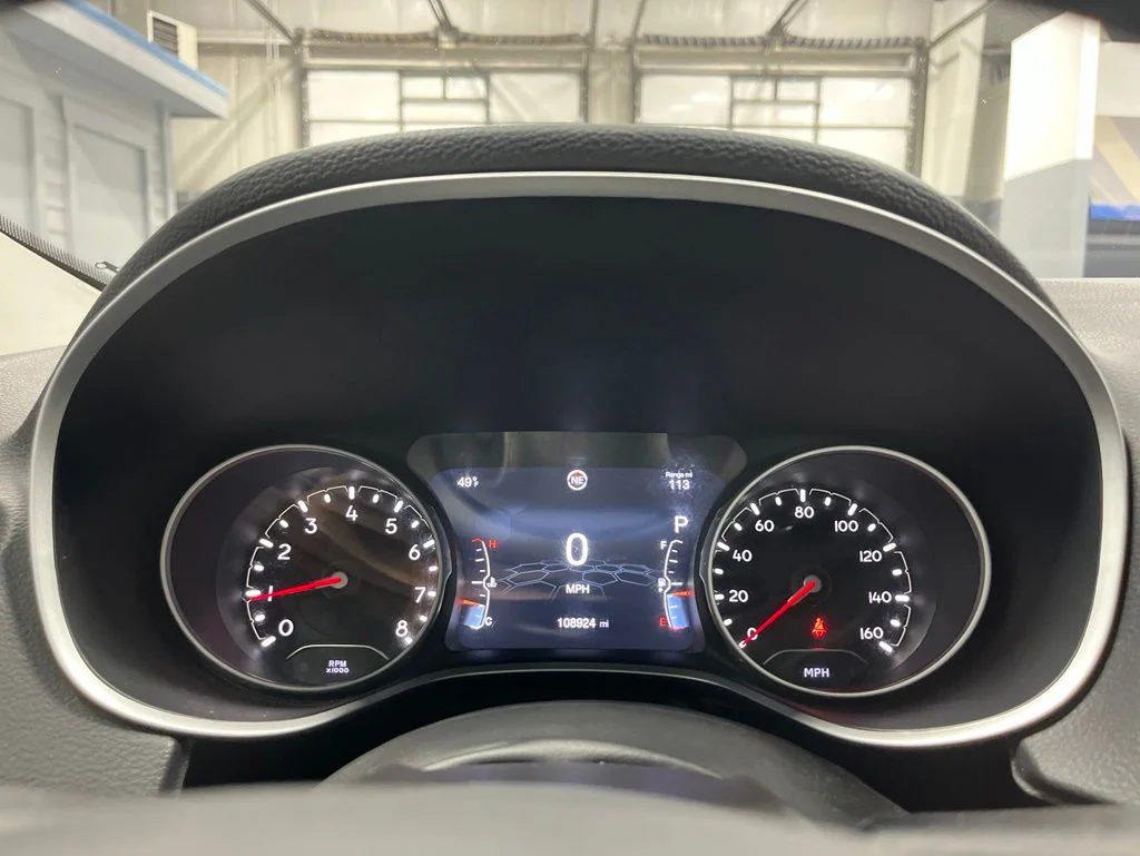 Used 2019 White Clearcoat Jeep Latitude image 20