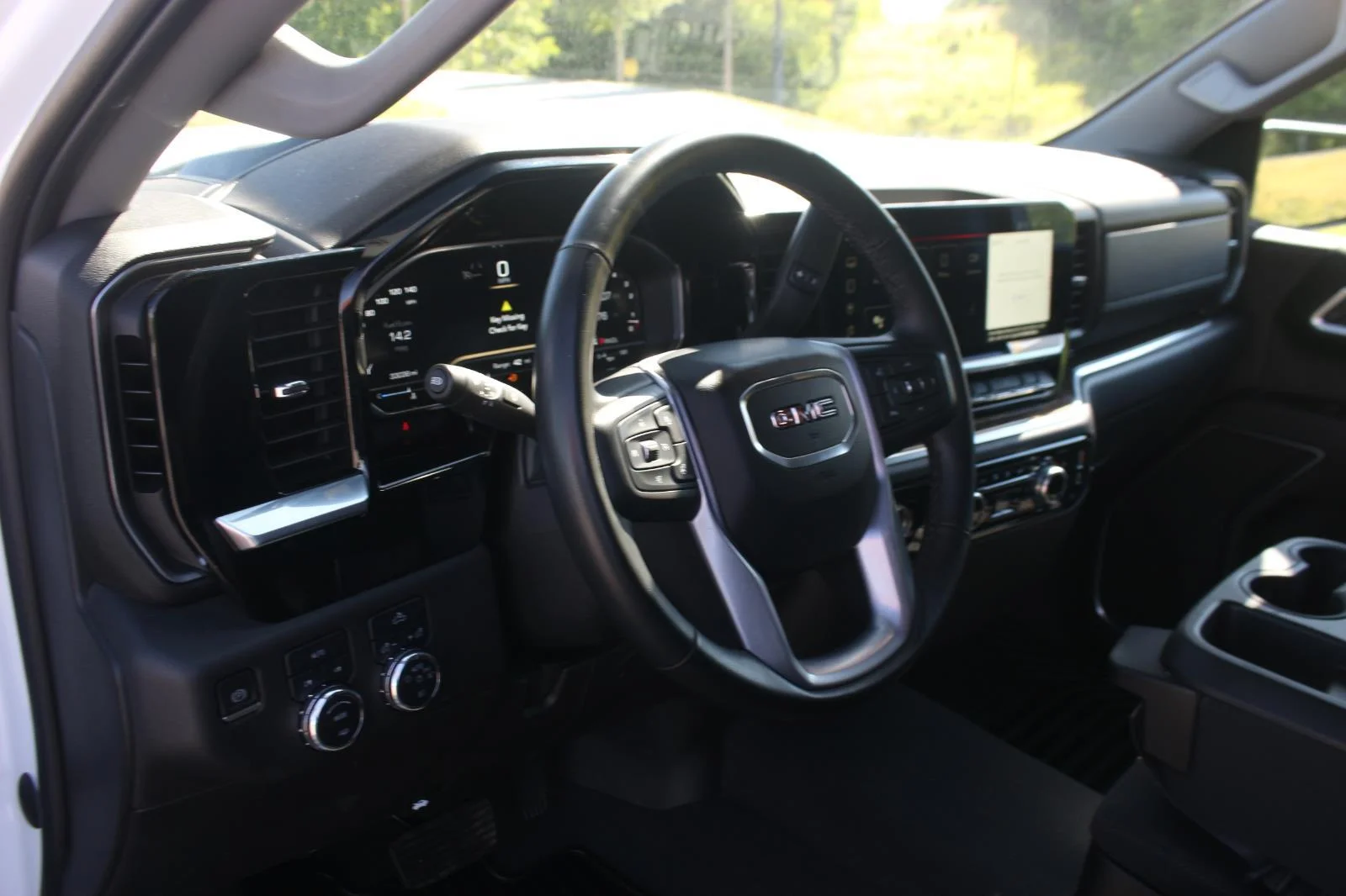 Used 2023 Summit White GMC Elevation image 18