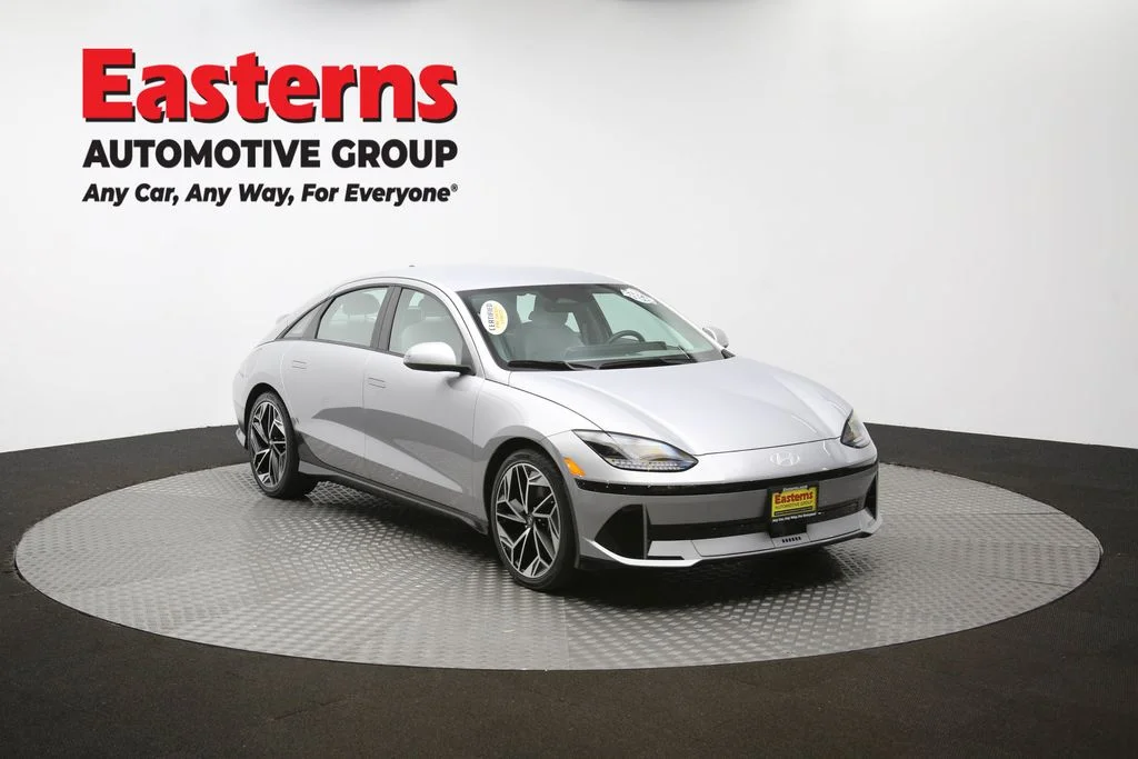 Used 2023 Silver Hyundai SEL image 49