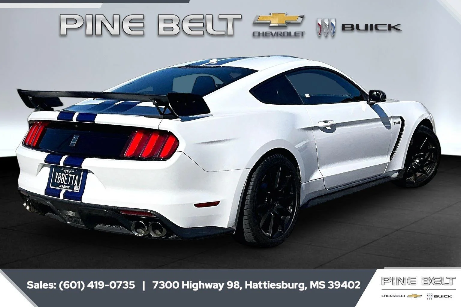 Used 2016 Oxford White Ford Shelby GT350 image 11