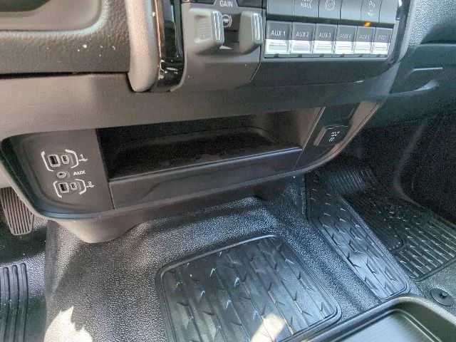 New 2026 Bright White Clearcoat RAM Tradesman image 16