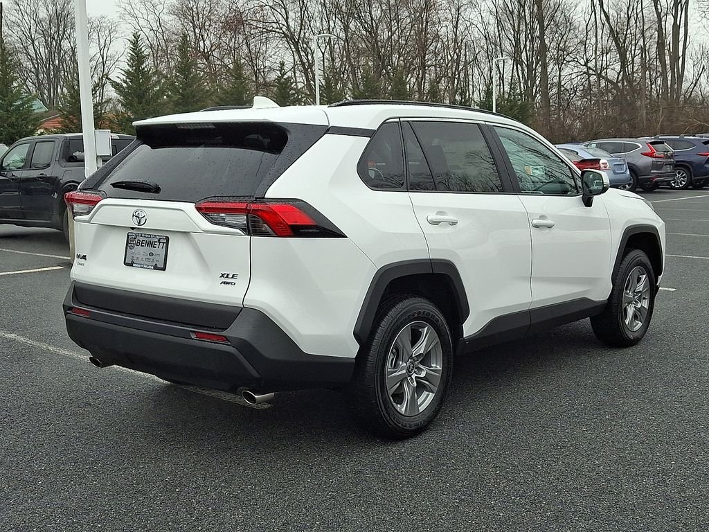 2025 Toyota RAV4 XLE - Photo 6