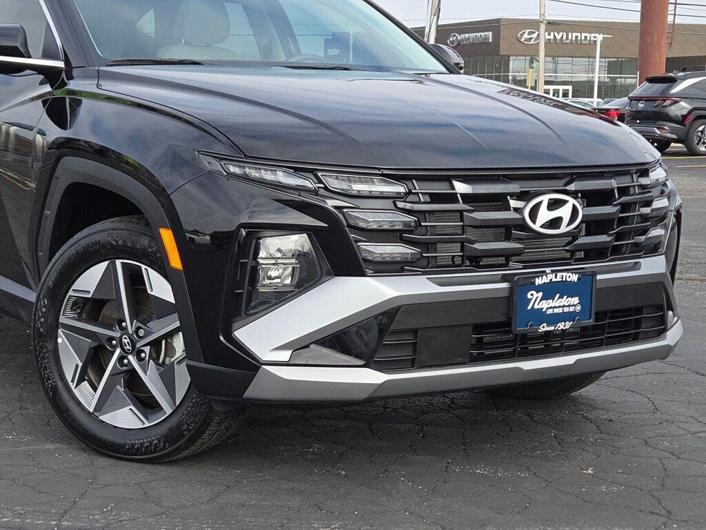 New 2025 Black Hyundai SEL Convenience AWD image 2