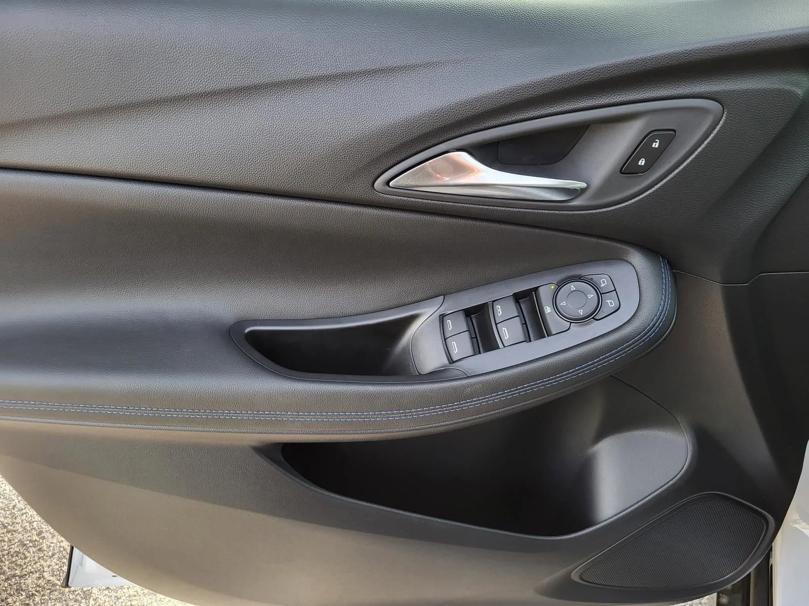2026 Buick Encore GX Sport Touring - Photo 6