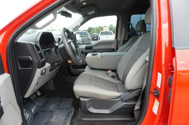 Used 2018  Ford XL image 11