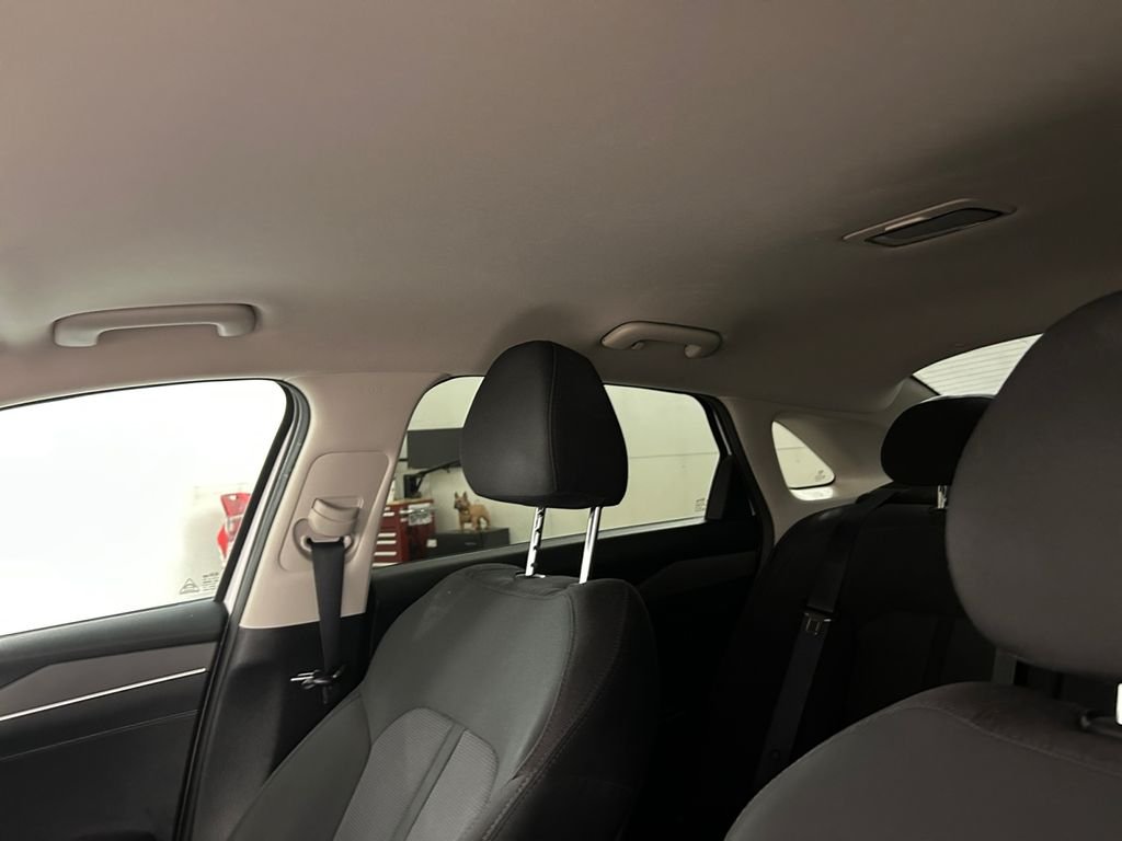 Used 2021 White Kia LXS image 25