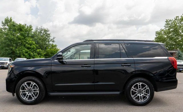 Used 2025 Black Ford Active image 9