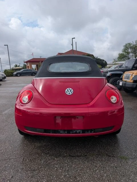 Used 2008 Red Volkswagen SE image 5