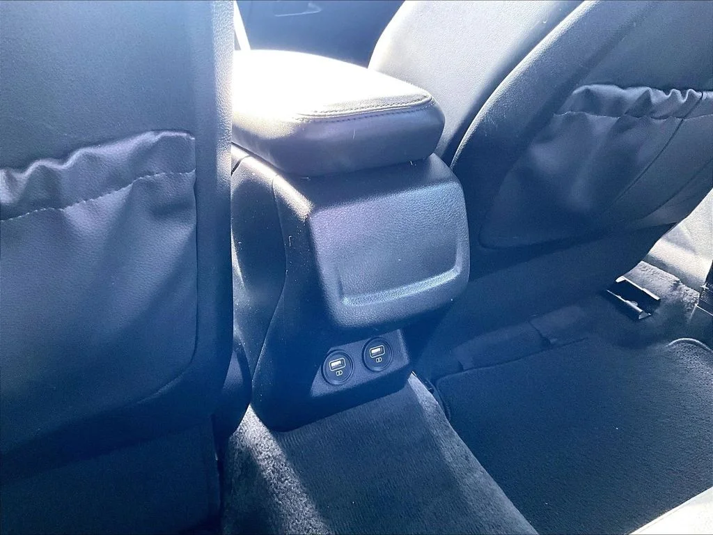 Used 2021 White Kia GT-Line image 34