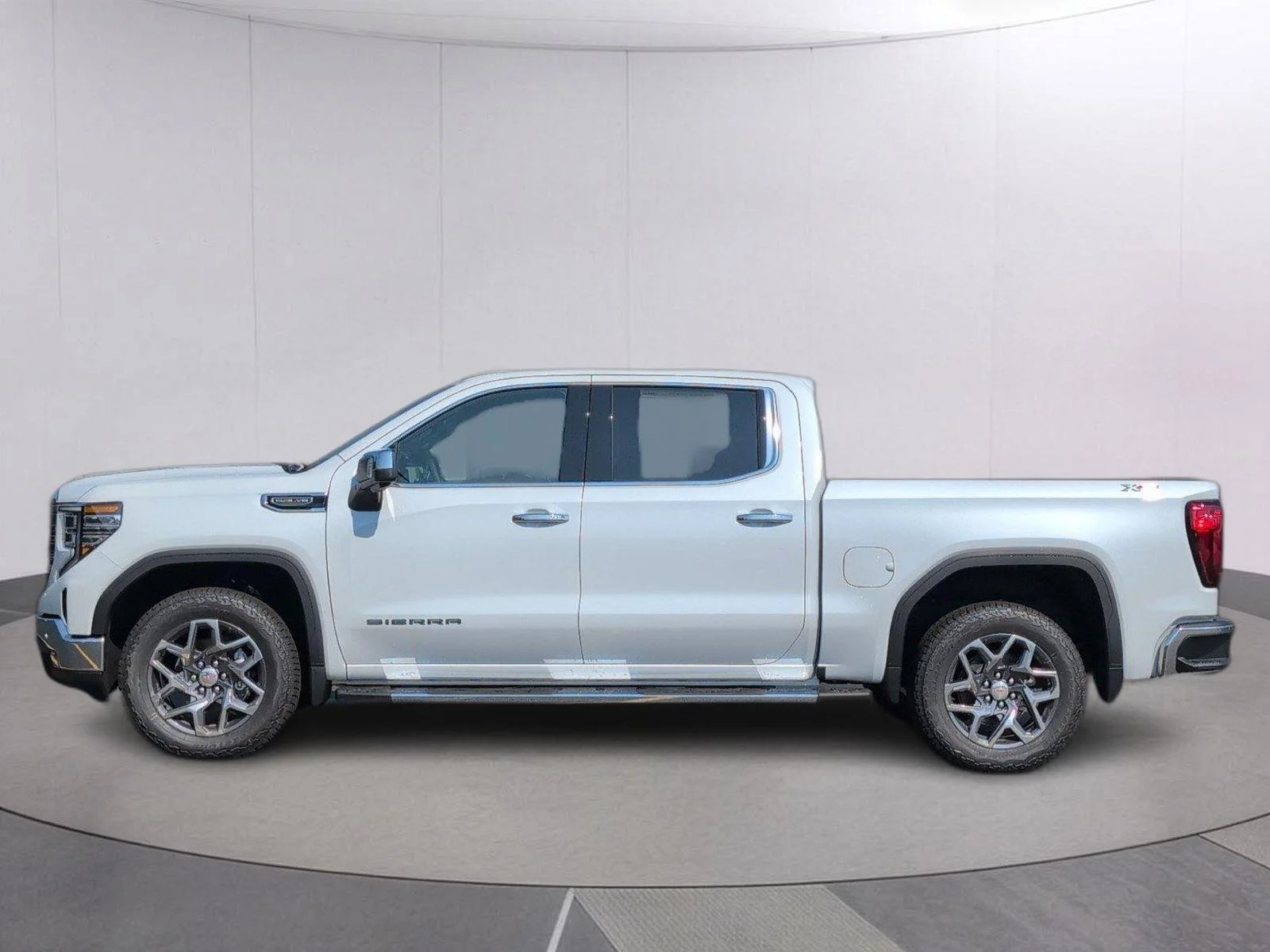 New 2026 Glacier White Tricoat GMC SLT image 2