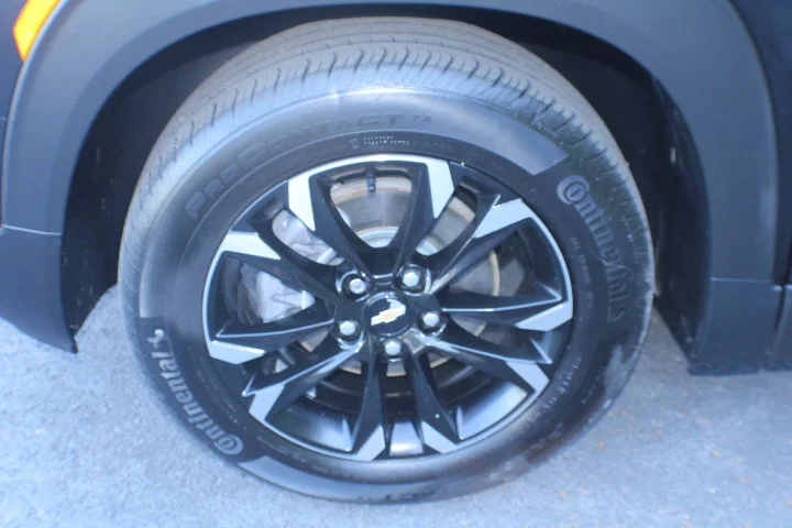 Used 2023 Mosaic Black Metallic Chevrolet LT image 5