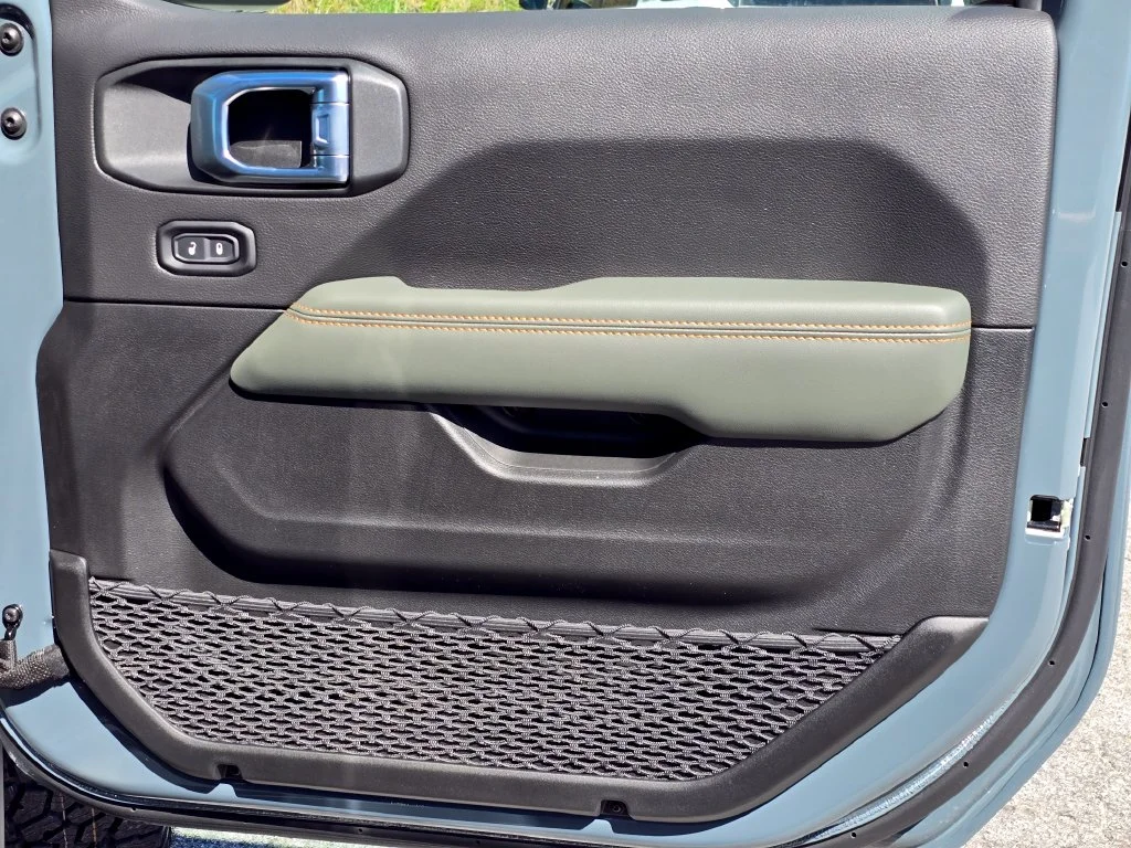 New 2026 Gray Jeep Mojave X image 37