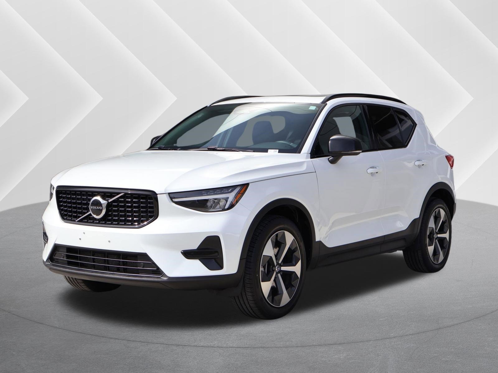2024 Volvo XC40 Core