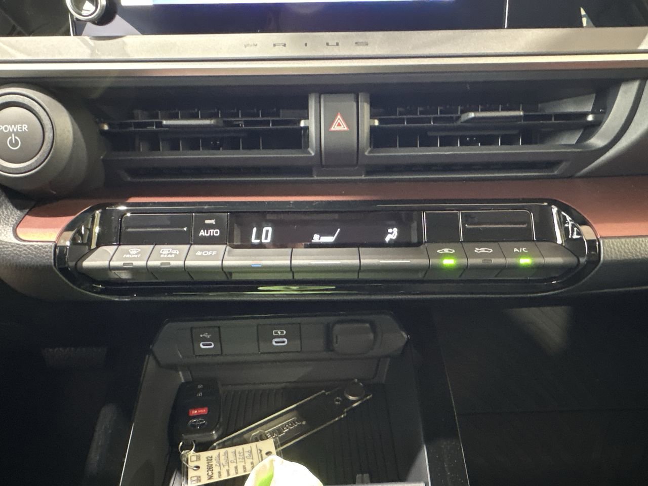 2026 Toyota Prius Plug-in Hybrid SE - Photo 20