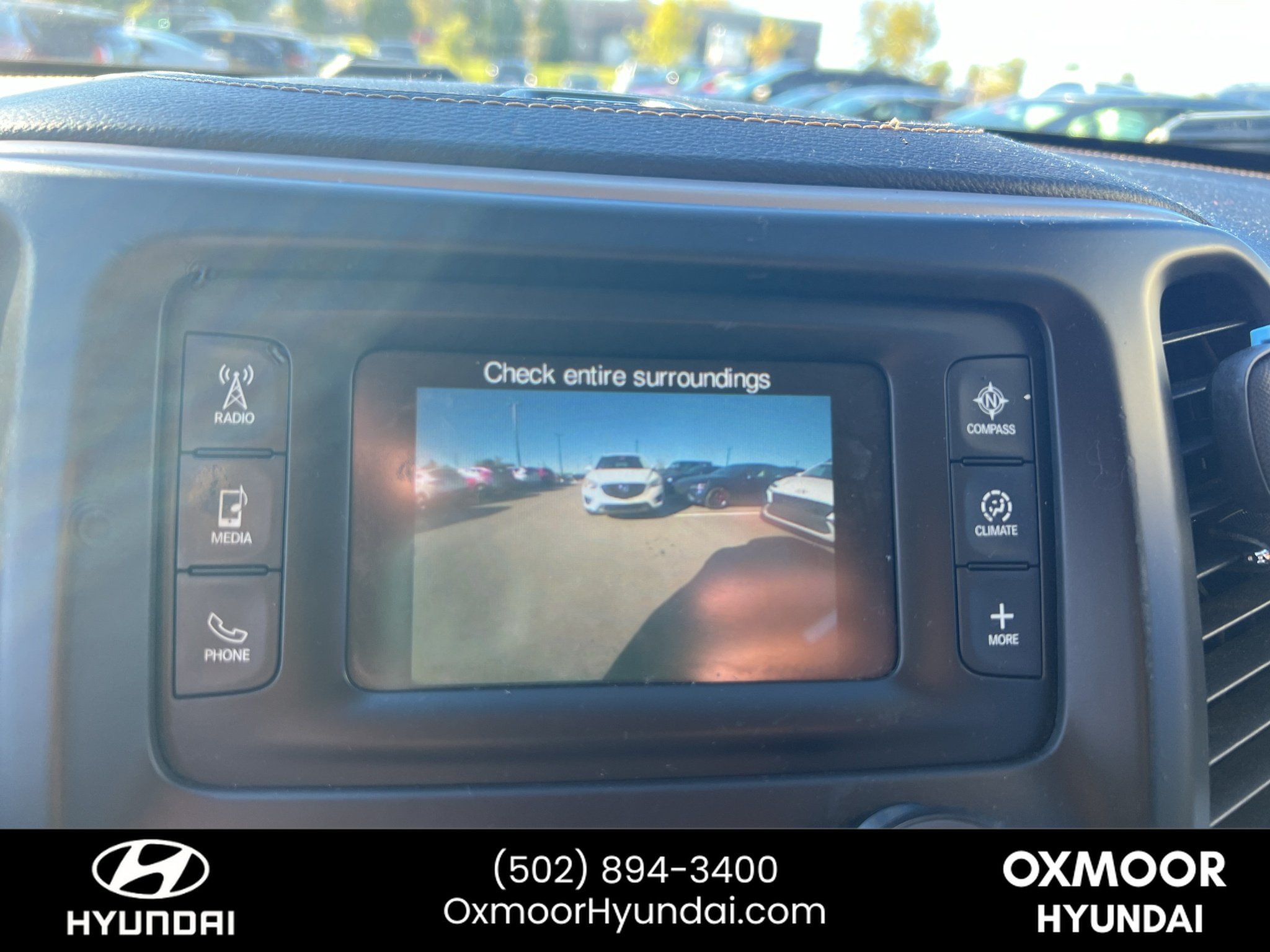 Used 2017 Diamond Black Crystal Pearlcoat Jeep Latitude image 12