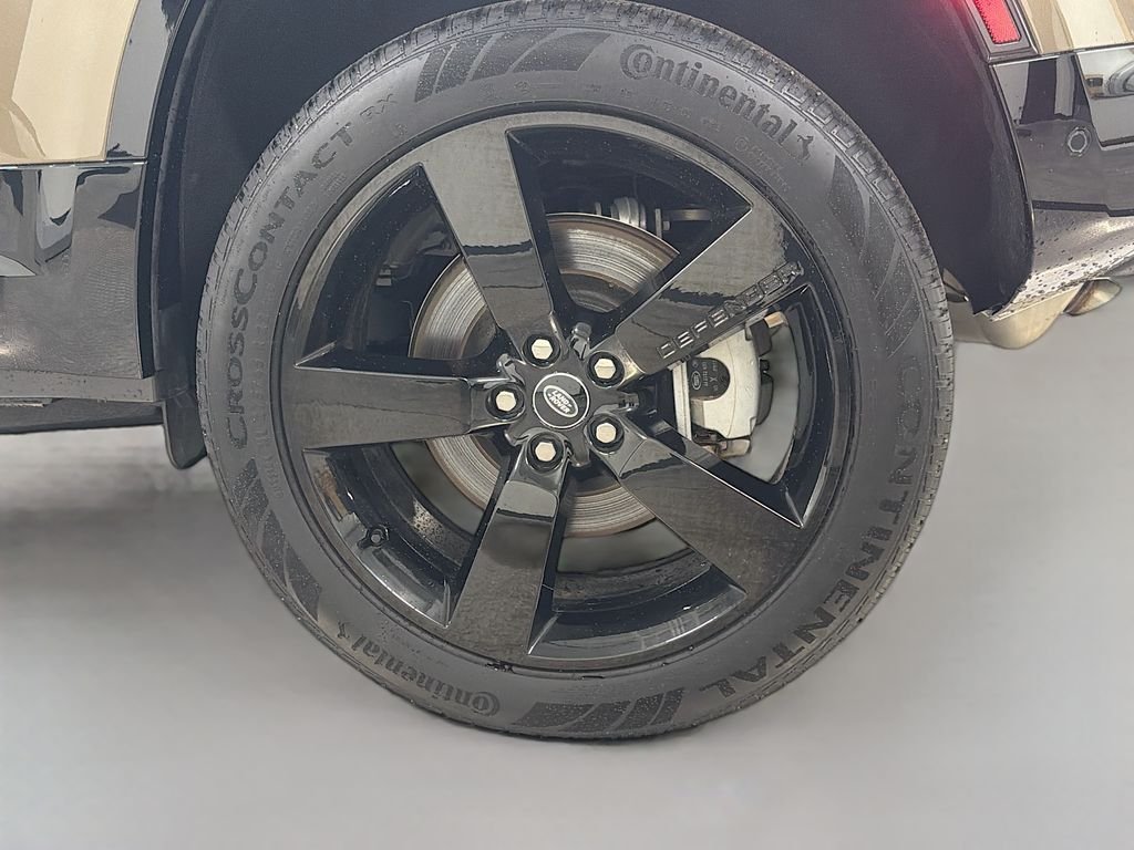 Used 2024  Land Rover X-Dynamic SE image 35