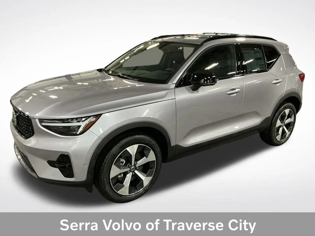 2026 Volvo XC40 B5 Plus Dark AWD's photo