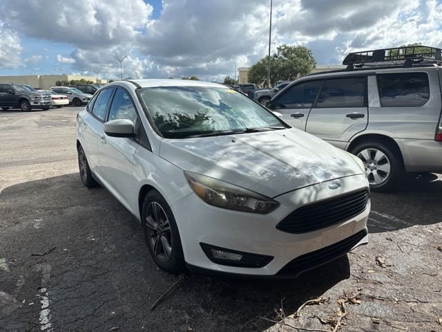 2018 Ford Focus Sedan SE's photo
