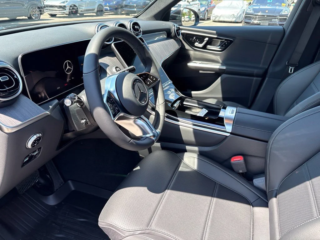 New 2027 Obsidian Black Metallic Mercedes-Benz GLC 300 image 6