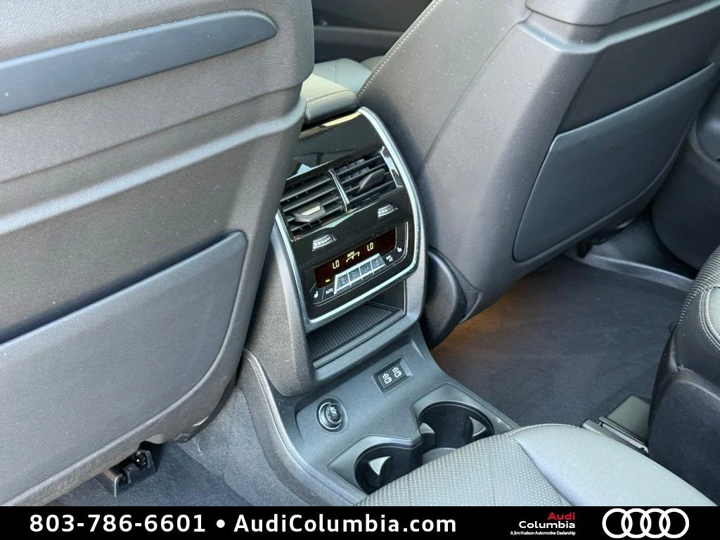 Used 2023 White BMW xDrive40i image 27