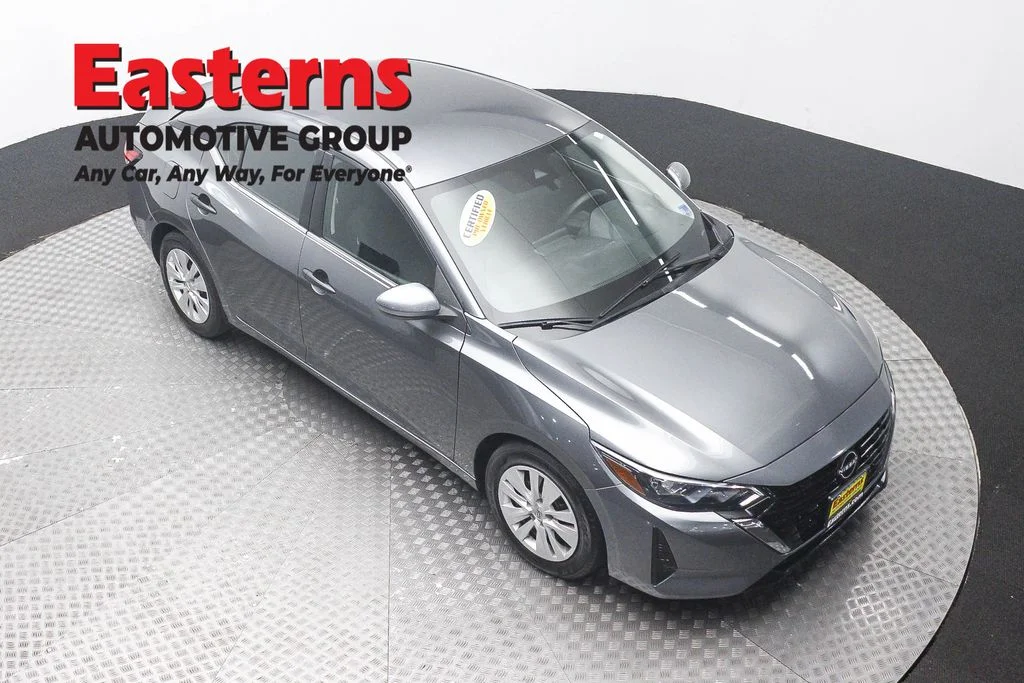 Used 2024 Gray Nissan S image 3