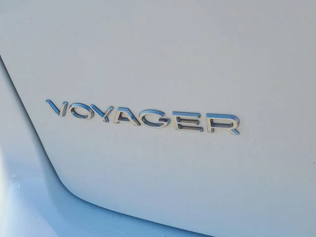 Used 2023 White Chrysler LX image 29