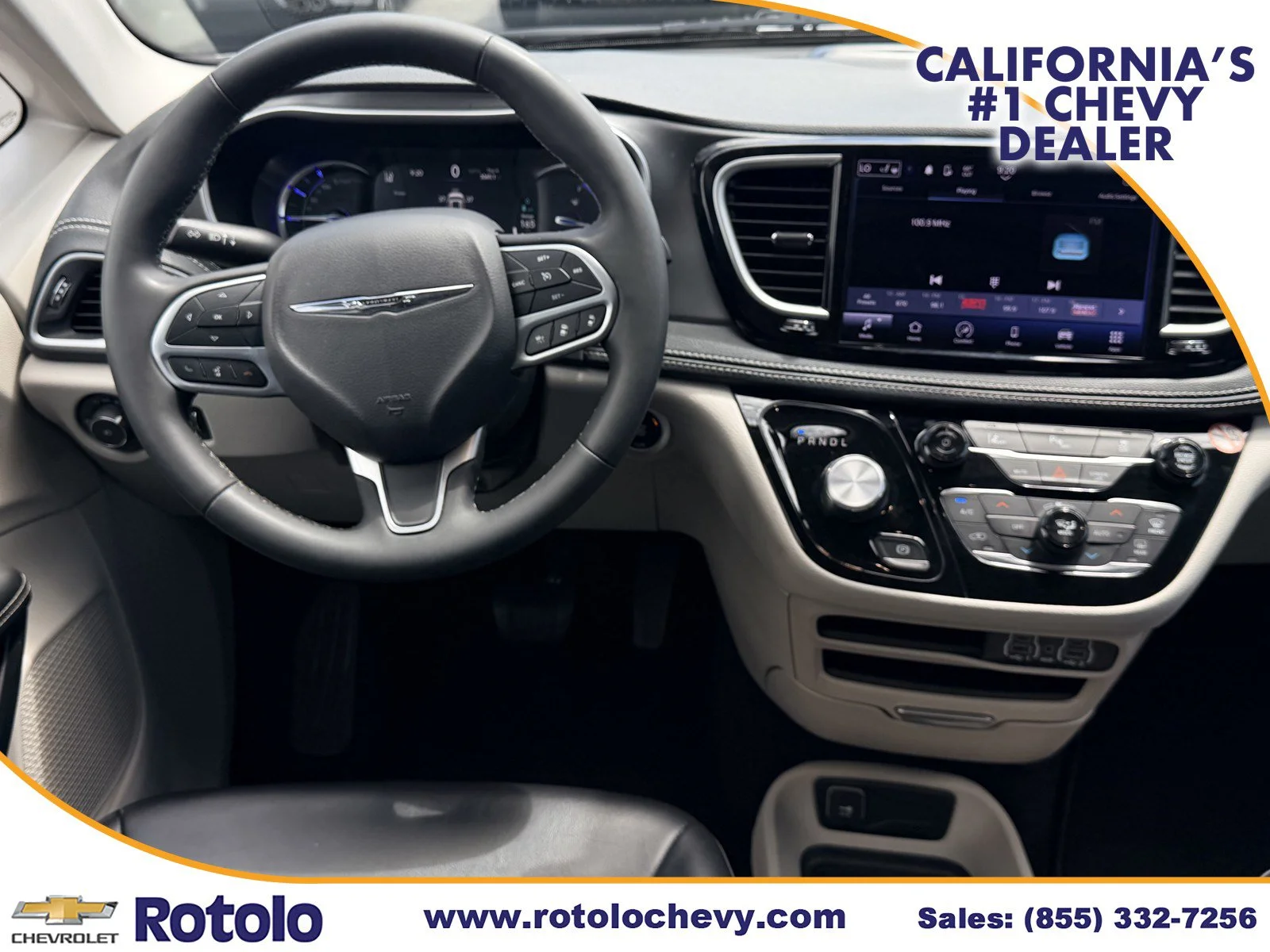 Used 2023 Silver Mist Clearcoat Chrysler Hybrid Touring L image 15