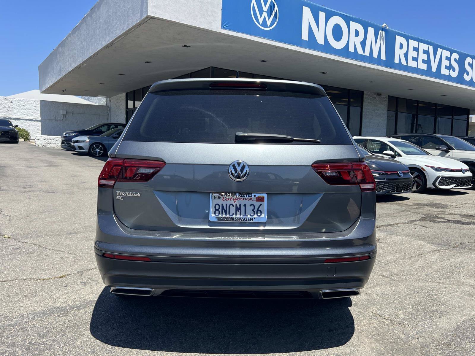 Used 2019 Platinum Gray Metallic Volkswagen SE image 26