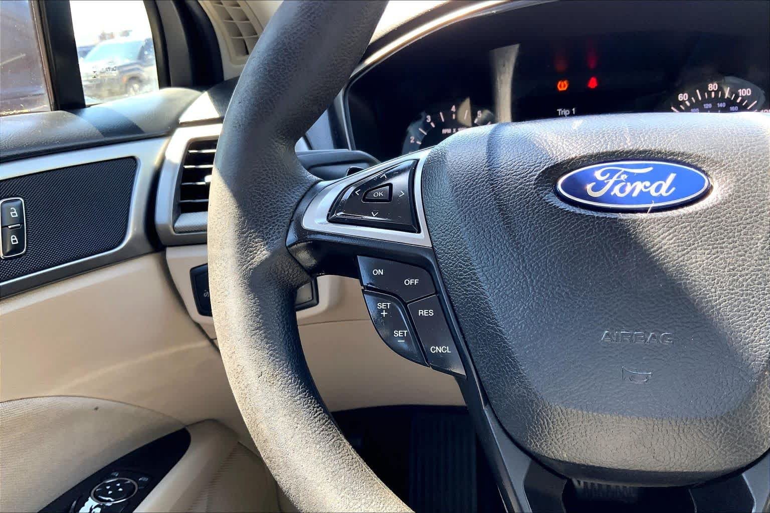 Used 2017 Magnetic Ford SE image 24