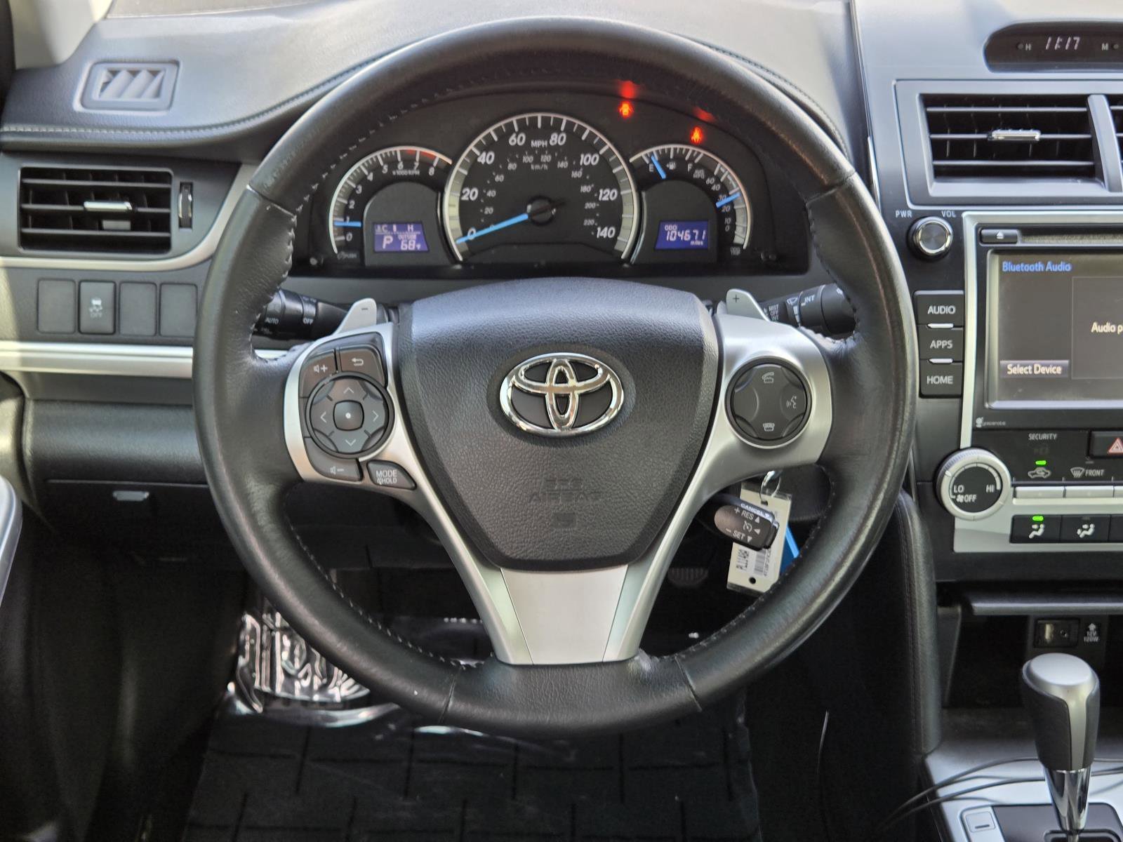 Used 2014 Barcelona Red Metallic Toyota SE image 35