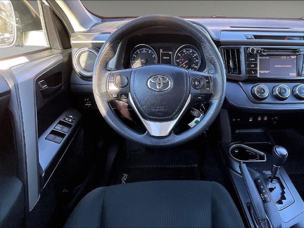 Used 2018 White Toyota LE image 17